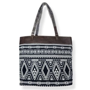 Thirty-One Reversible Tote Bag - in Rio Weave NWOT